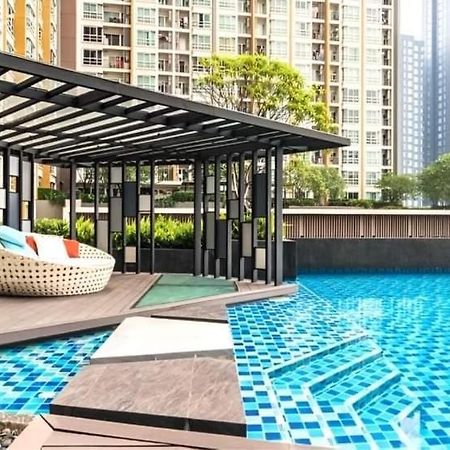 Condo In Bangkok With Swimming Pool Near Malls And Train Exteriér fotografie