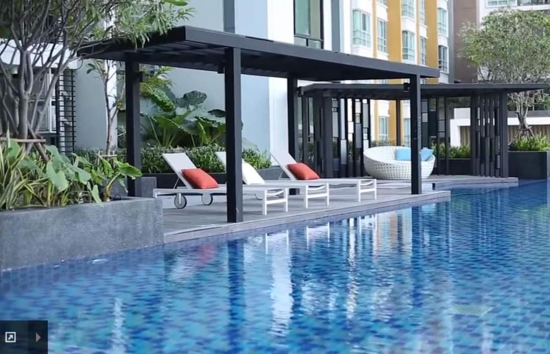Condo In Bangkok With Swimming Pool Near Malls And Train Exteriér fotografie